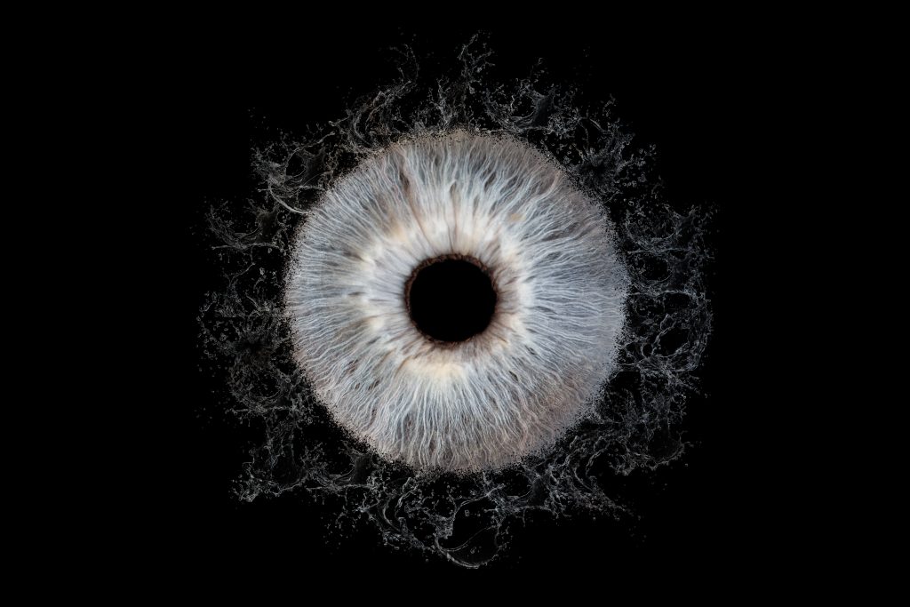 oeil bleu
