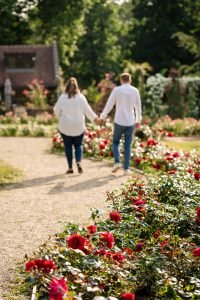 séance couple dans les fleurs