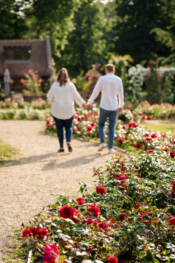 séance couple dans les fleurs